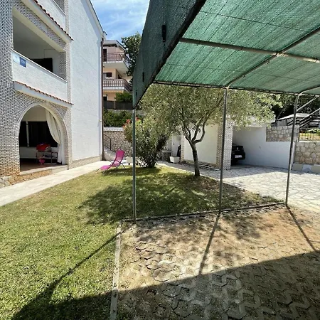 Apartman Fuer 4 Personen Ca 56 Qm In Njivice, Kvarner Bucht Krk